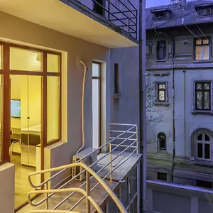 Апарт-отель Chateau: Upscale In Bucharest's Historical Center!