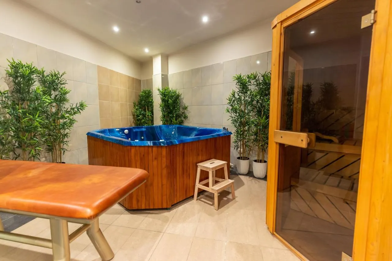 Hotel Sir Royal Bukarest 4*,